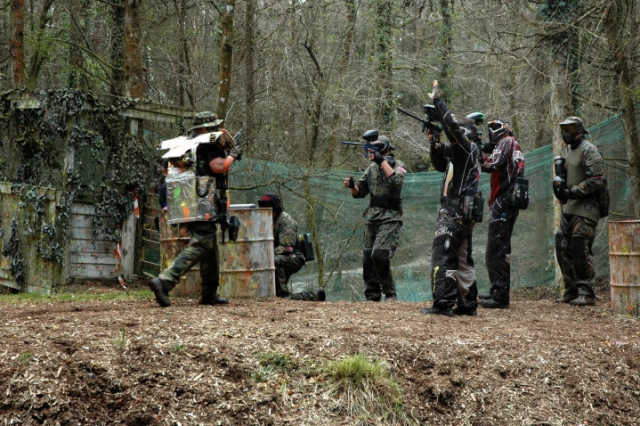  Paintballing 